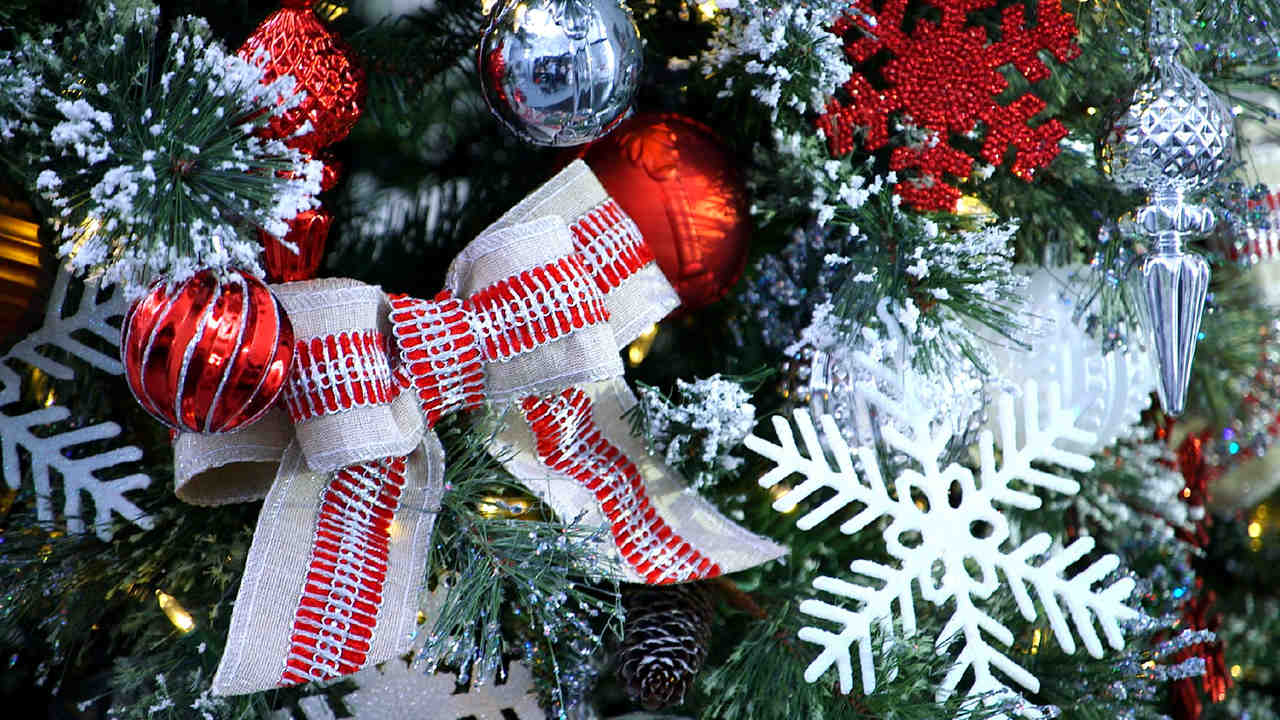 video how to decorate with ribbon martha stewart - How To Decorate A Christmas Tree With Ribbon Video video how to decorate with ribbon martha stewart - How To Decorate A Christmas Tree With Ribbon Video