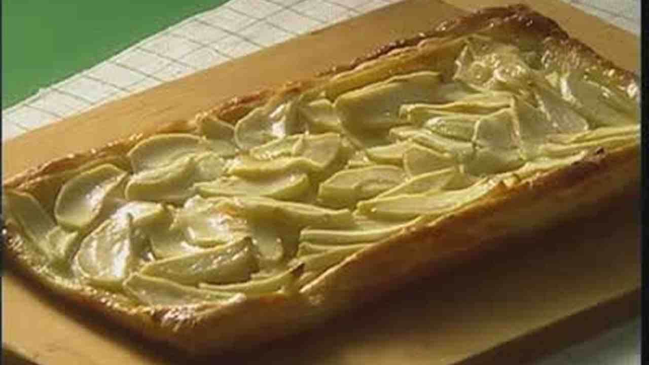 Video Rustic Apple Tart On Puff Pastry Video Rustic Apple Tart On Puff Pastry
