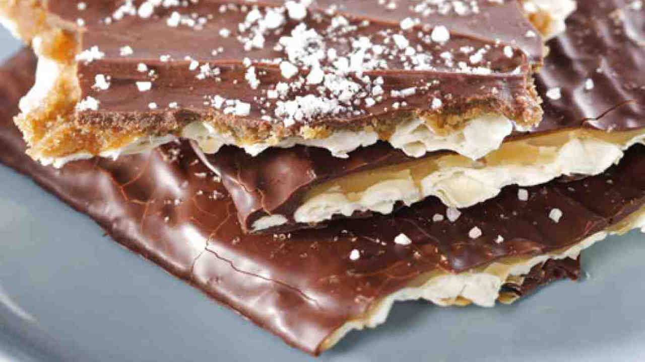 Homemade Toffee Chocolate Matzah