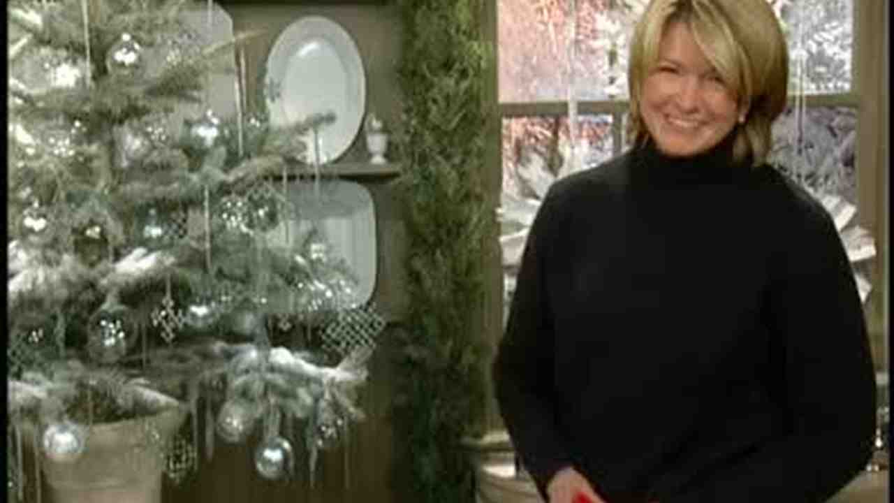 Video Winter Greenery Window Boxes Martha Stewart