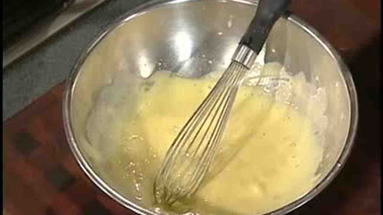 bearnaise sauce vs hollandaise