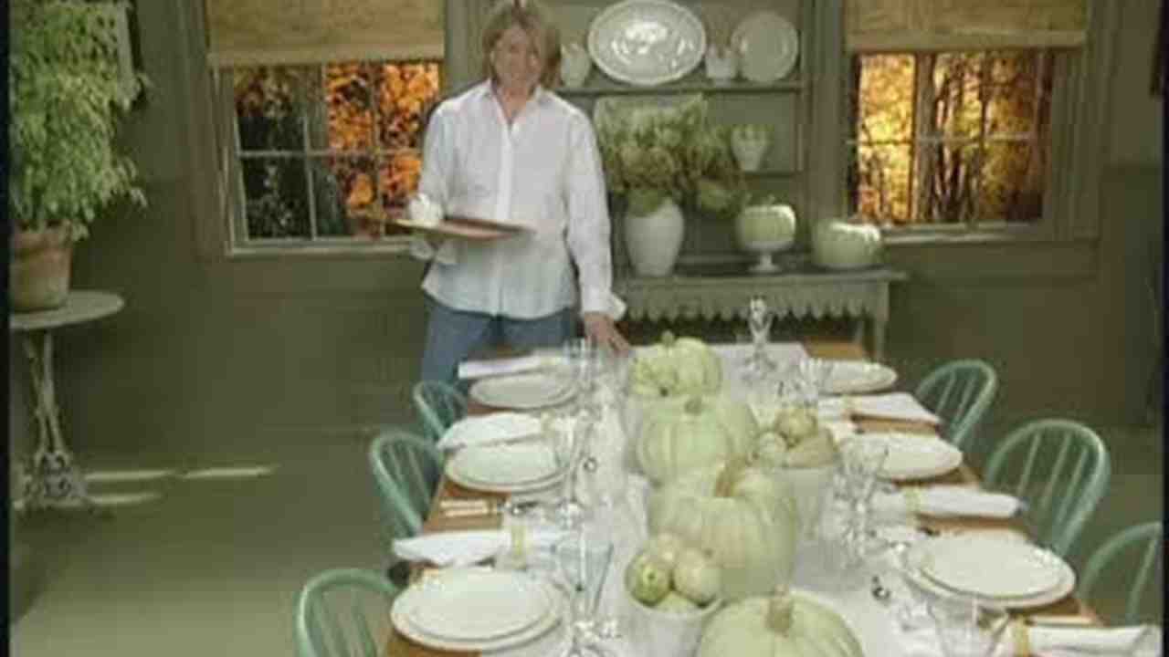 Video: How To Set a Casual Thanksgiving Table | Martha Stewart Video: How To Set a Casual Thanksgiving Table | Martha Stewart