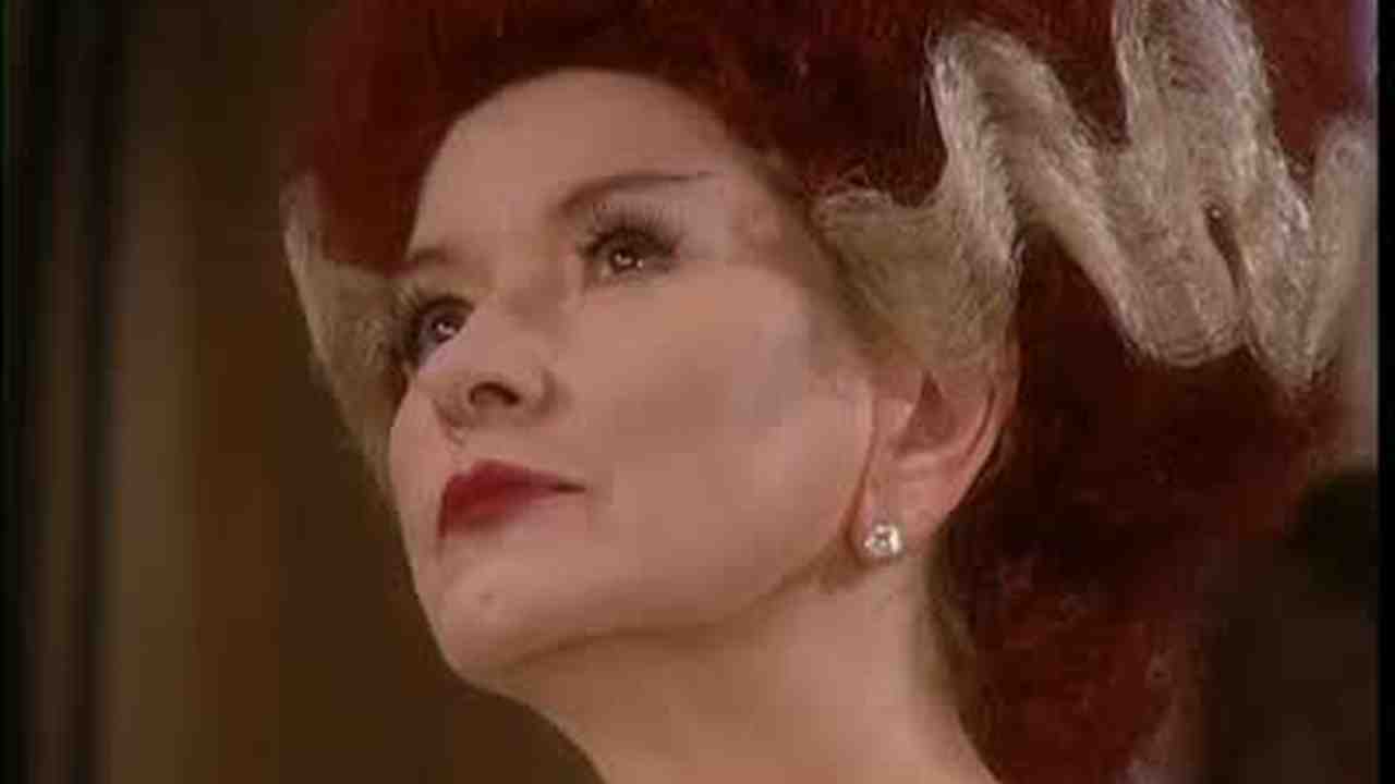 Video Bride Of Frankenstein Costume Martha