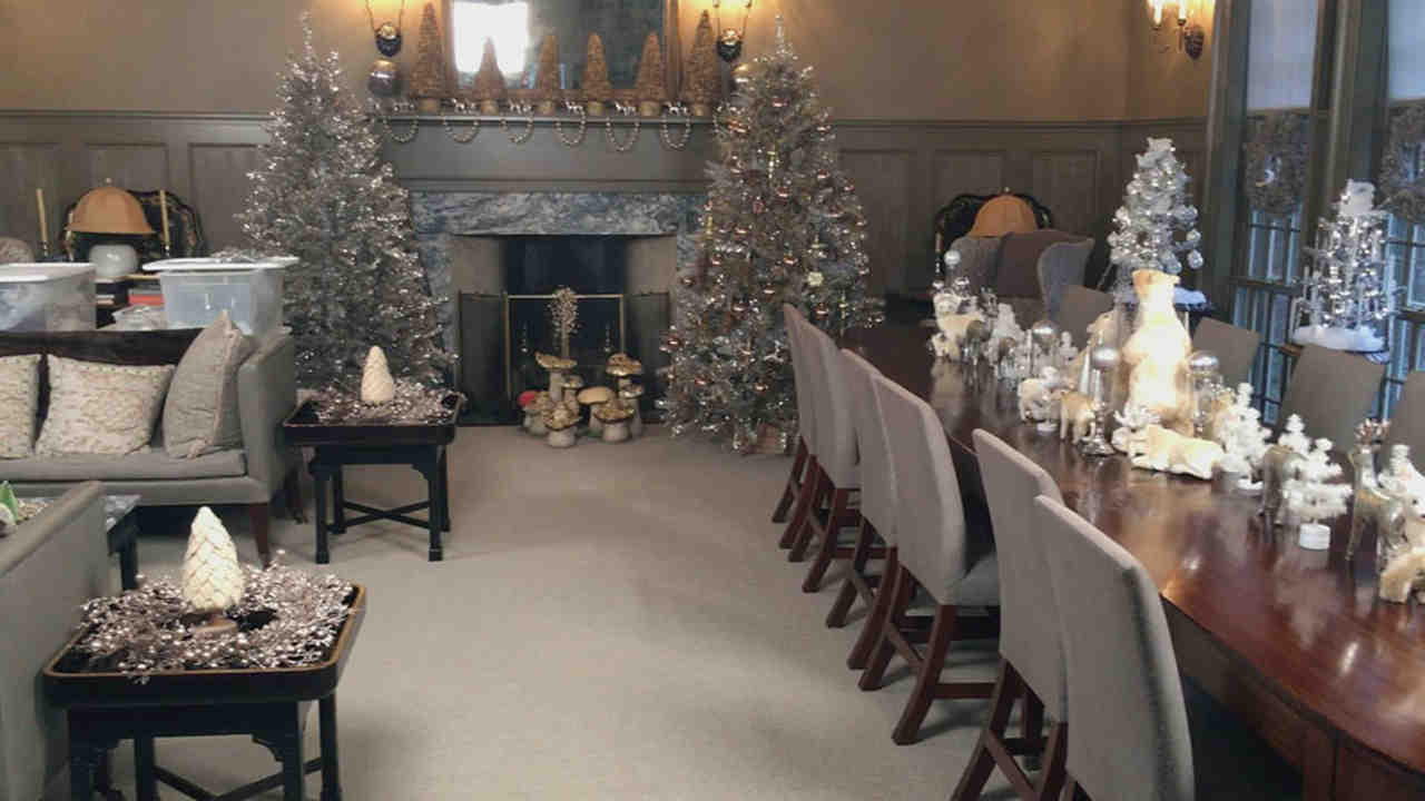 Video Take A Tour Of Martha S Holiday Living Room