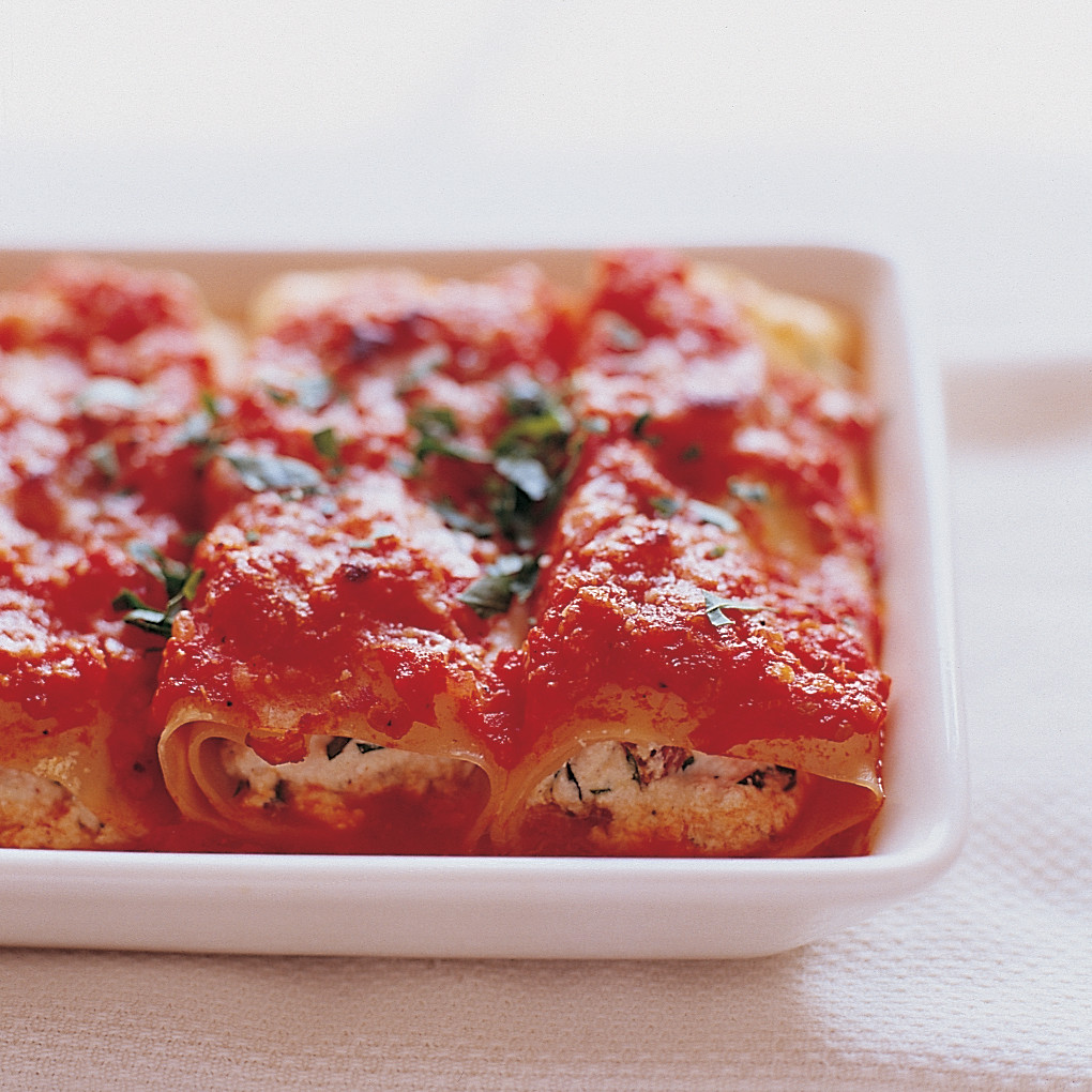 Manicotti with Tomato Sauce