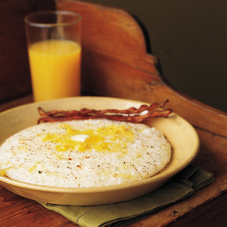 Hot Cheddar Grits