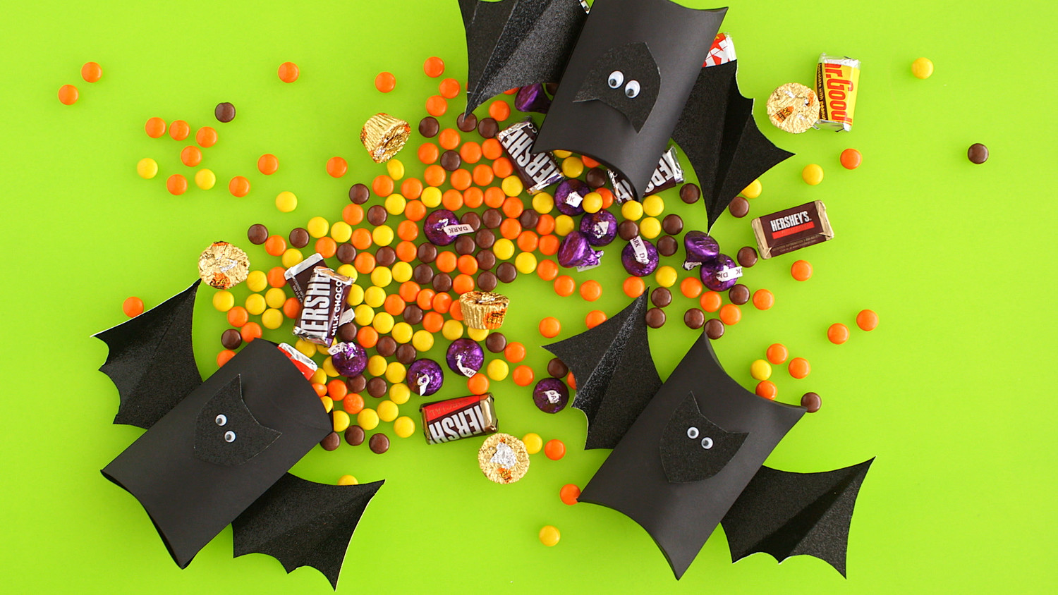 Video: Halloween Bat Treat Boxes | Martha Stewart