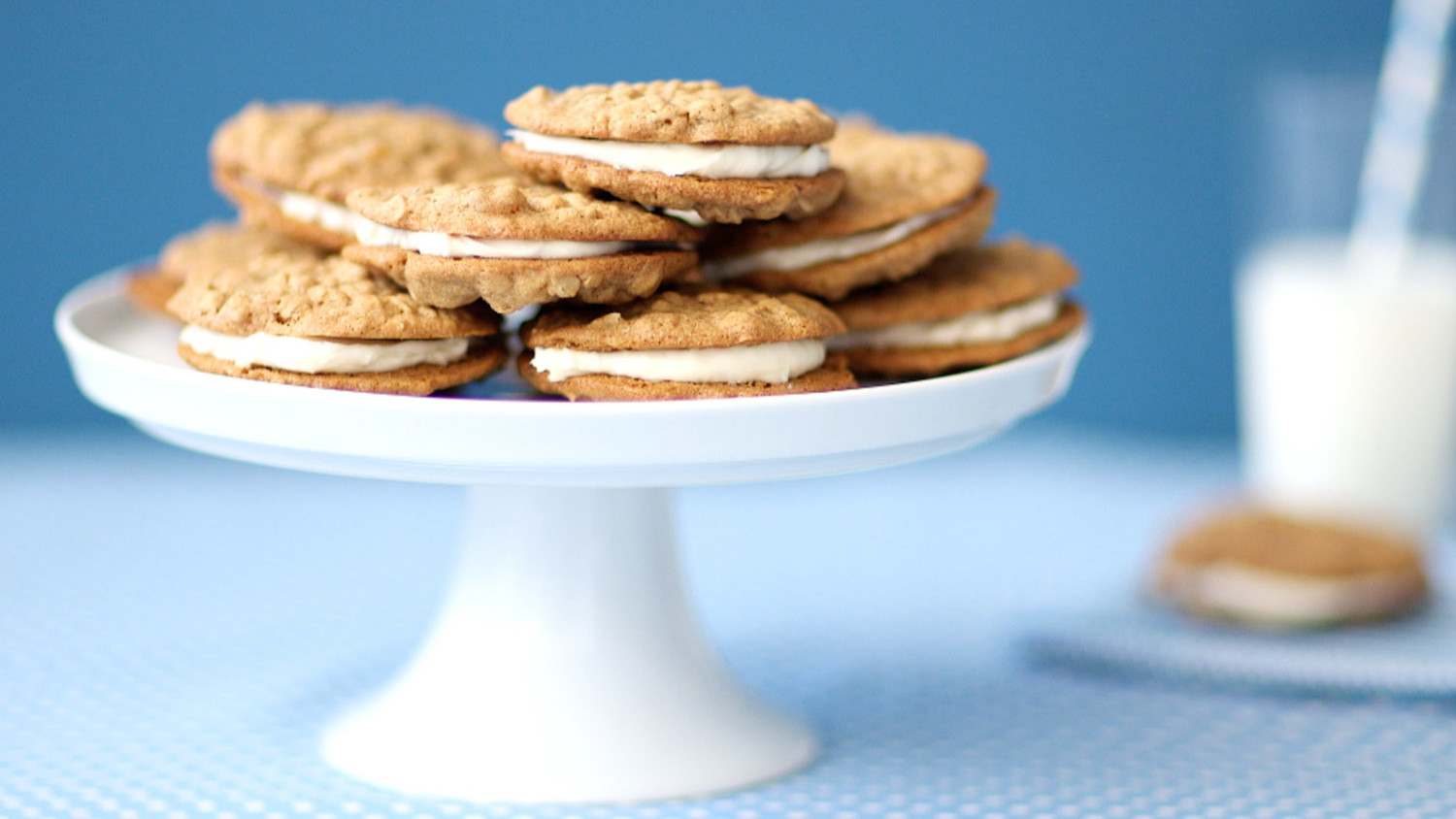 Video Oatmeal Cream Pie Martha Stewart