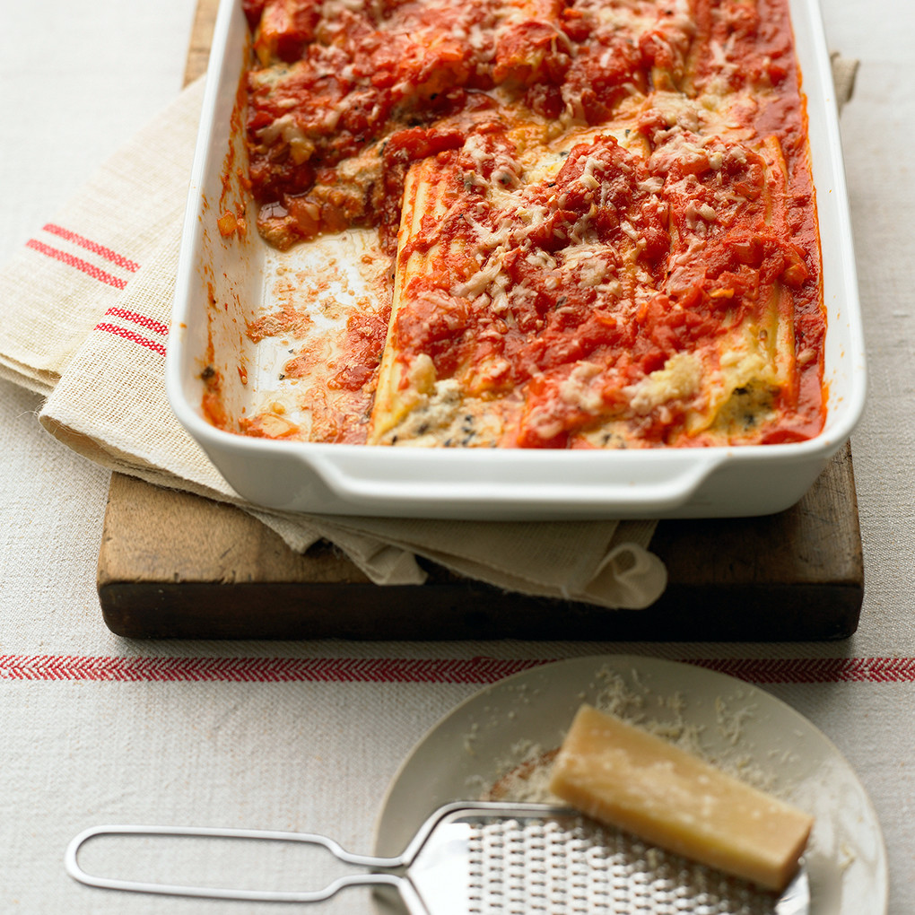 Ricotta Manicotti with Tomato Sauce