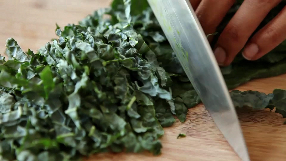 Video How to Prep Kale Martha Stewart