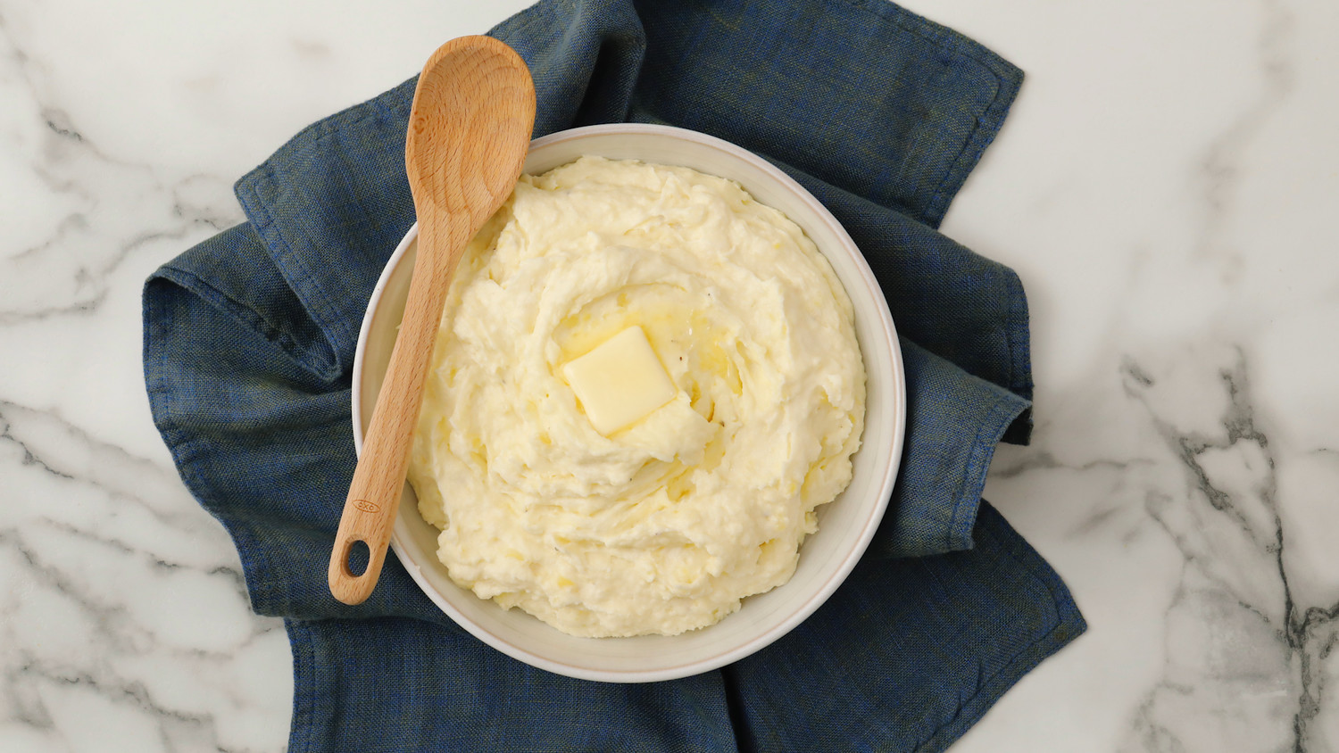 Video Watch Big Marthas Mashed Potatoes With Cream Cheese Martha Stewart 