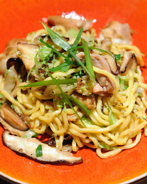 Chicken Lo Mein with Ginger Mushrooms Recipe & Video Martha Stewart
