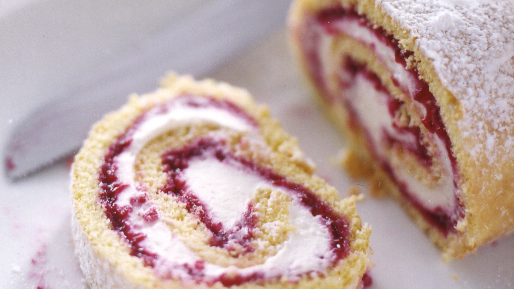 Jelly Roll Cake With Ice Cream Jelly Roll Cake With Ice Cream