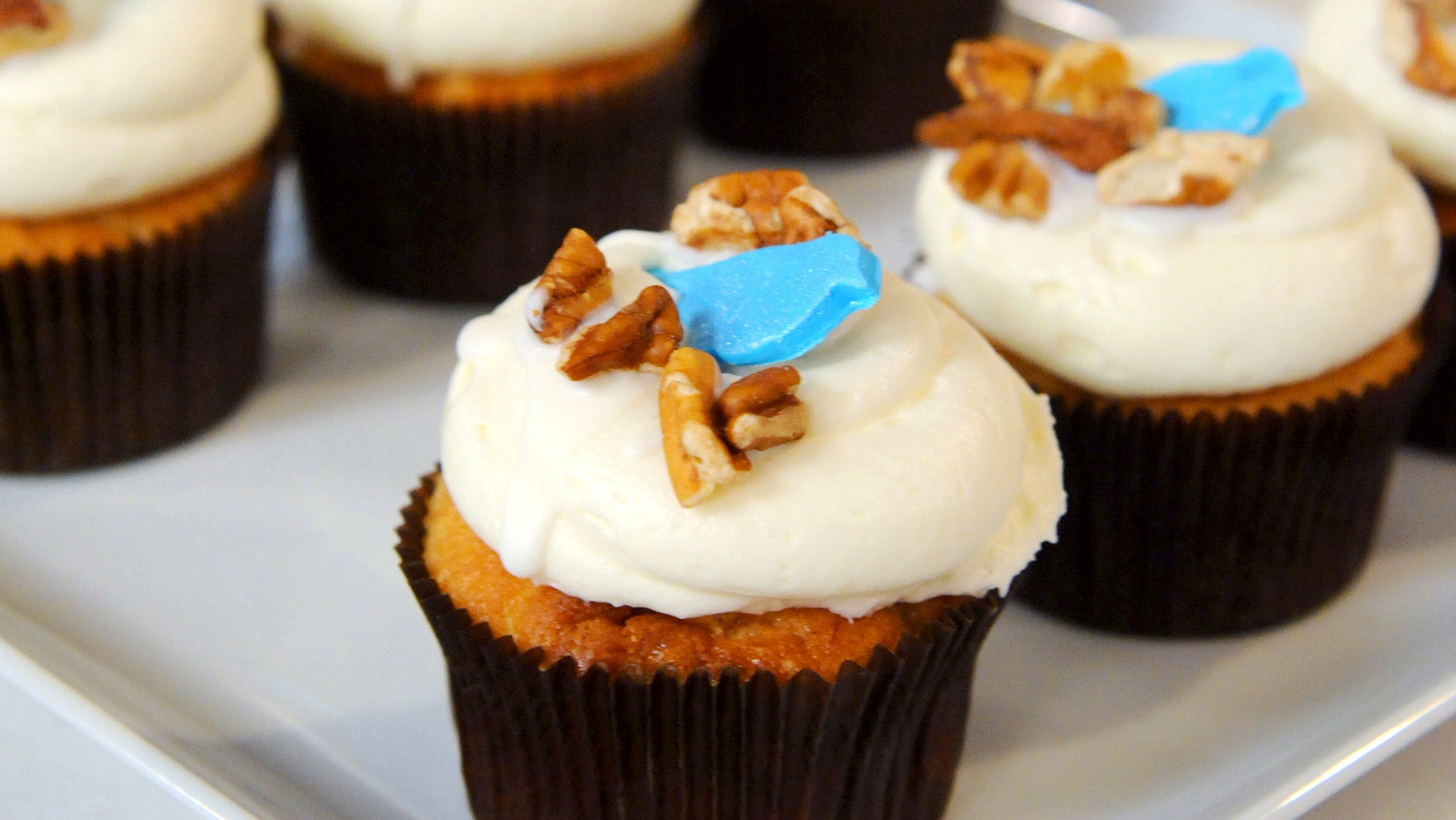 Hummingbird Cupcakes Recipe & Video Martha Stewart Hummingbird Cupcakes Recipe & Video Martha Stewart