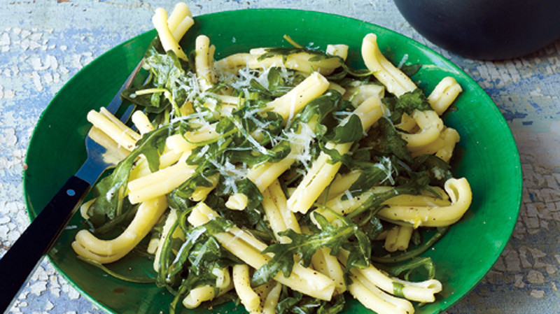 Lemon pasta with wilted arugula by Giada