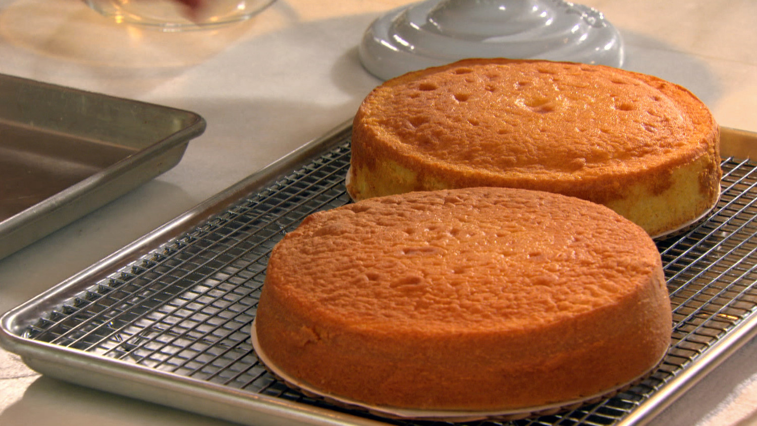 Video Yellow Butter Cake Martha Stewart   Yellow Butter Cake 1 Horiz 