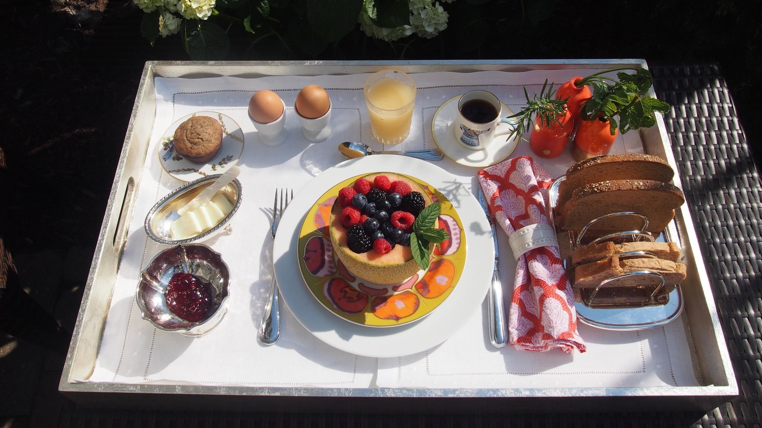 How To Compose An Elegant Anywhere Breakfast Tray Martha Stewart