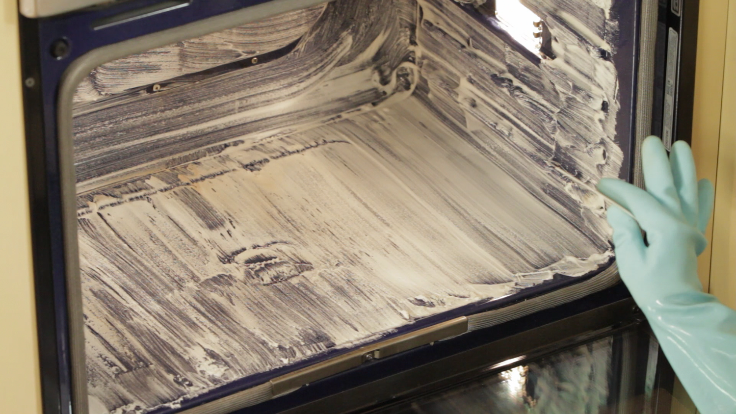 Video How to Clean the Oven Martha Stewart