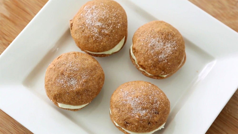 Video: Key Lime Whoopie Pies | Martha Stewart