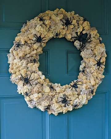 Musty Wreath Relic & Video | Martha Stewart