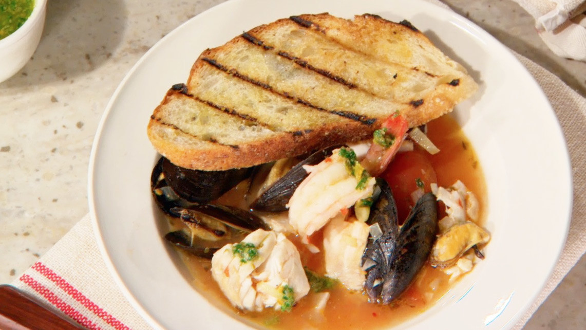 Video Aromatic Cioppino Stew Martha Stewart