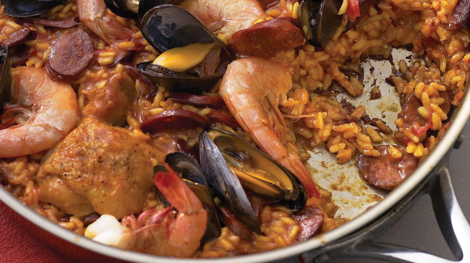 SeafoodandChicken Paella