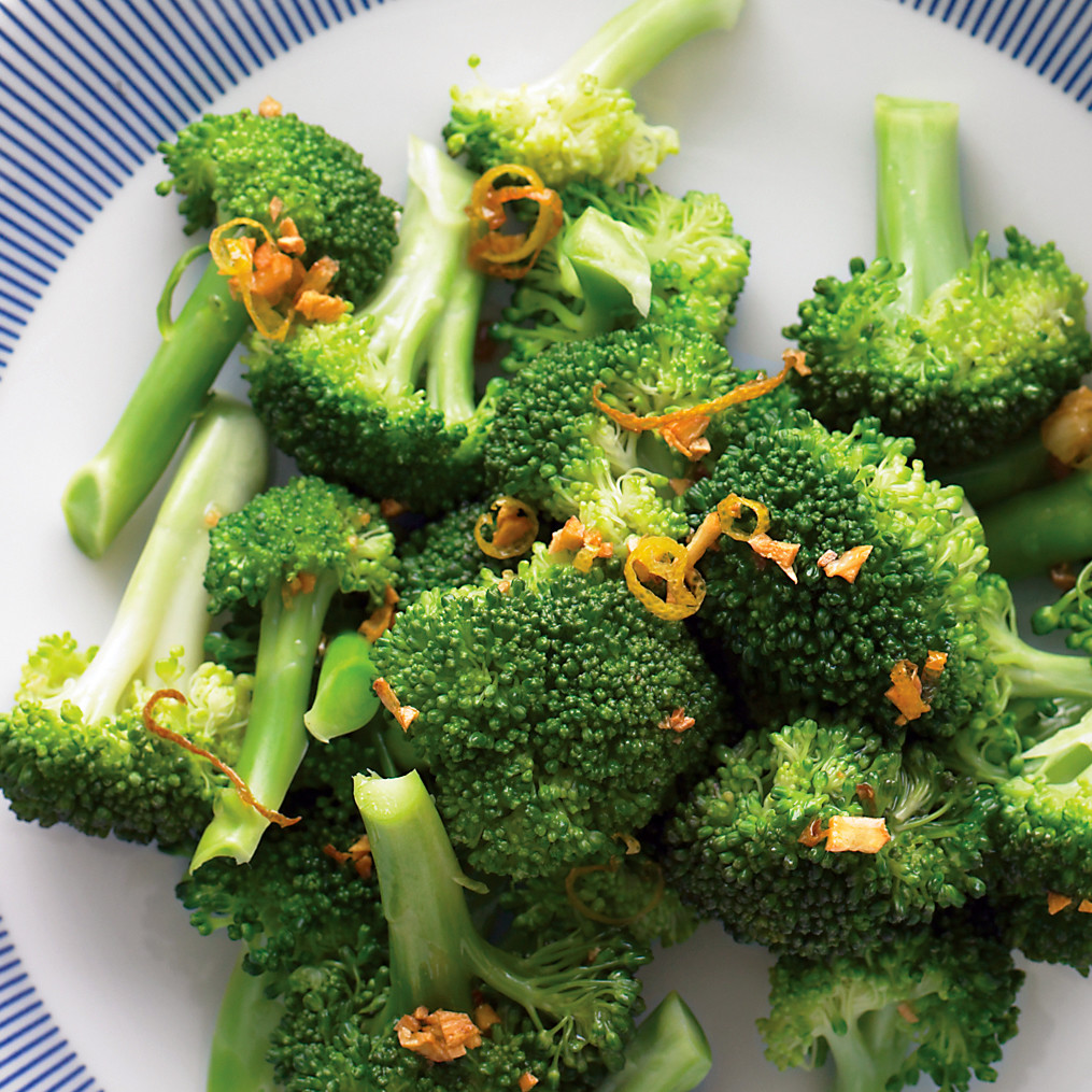 Steamed Broccoli with Garlic Oil