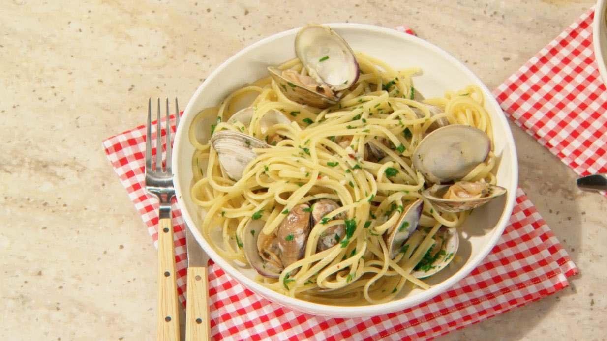 Video: Linguine with Clam Sauce | Martha Stewart
