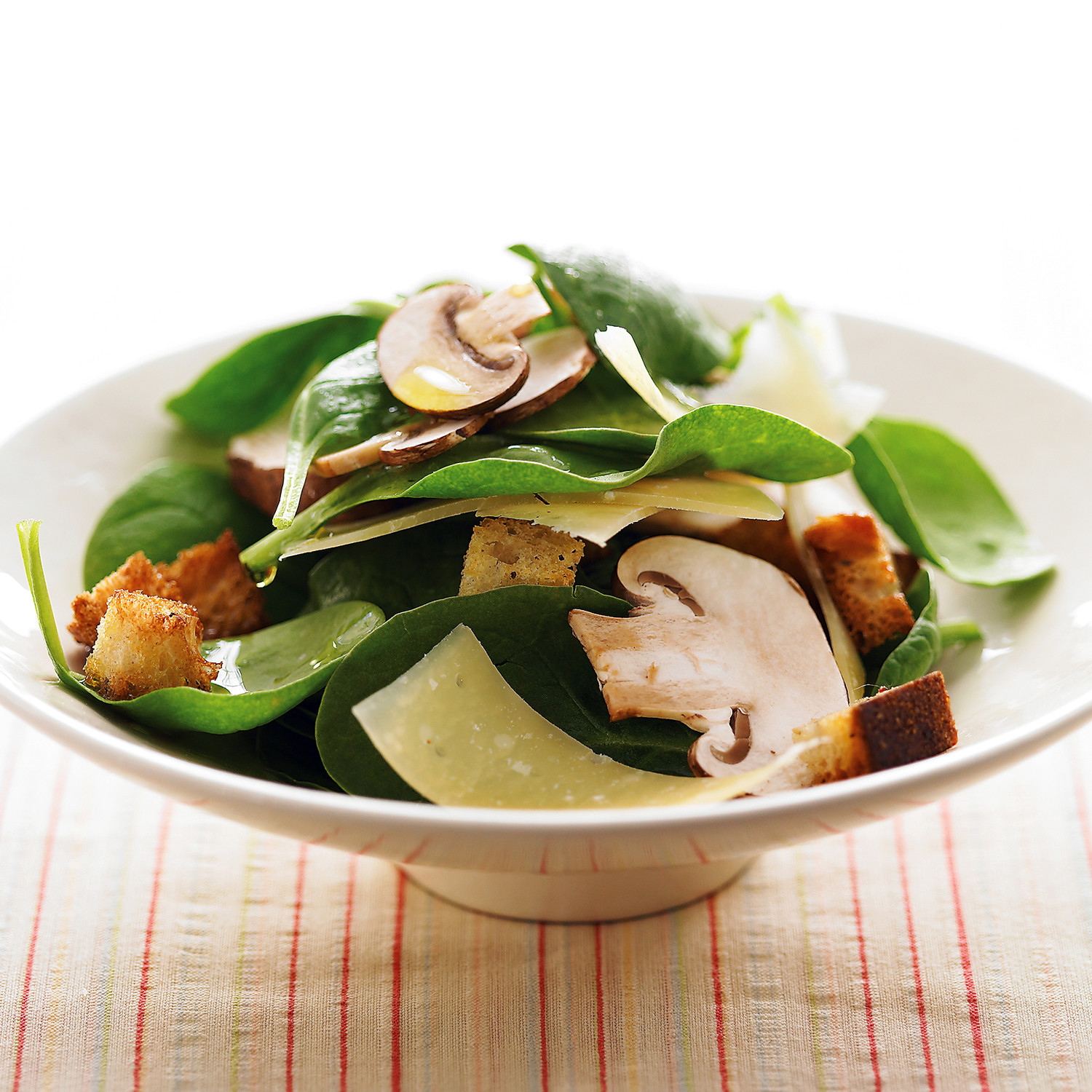 Spinach Salad With Mushrooms And Parmesan