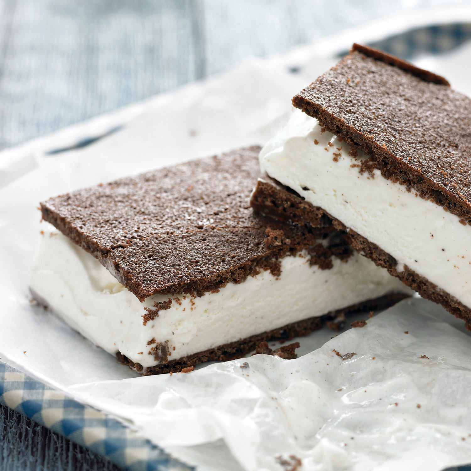 Classic Ice Cream Sandwiches   Med103901 0708 Ice Sandw Sq 