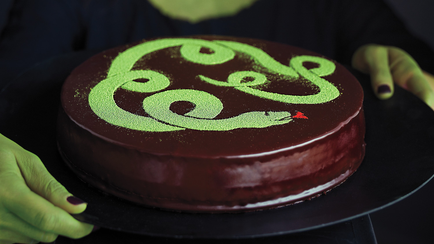 American Made Furniture >> Snake Cake with Venom Glaze American Made Furniture >> Snake Cake with Venom Glaze