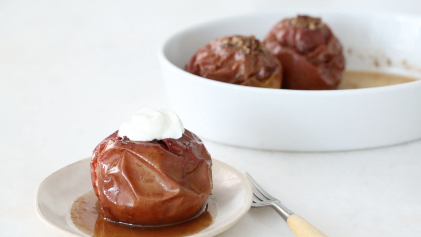 Video VanillaBean Baked Apples Martha Stewart