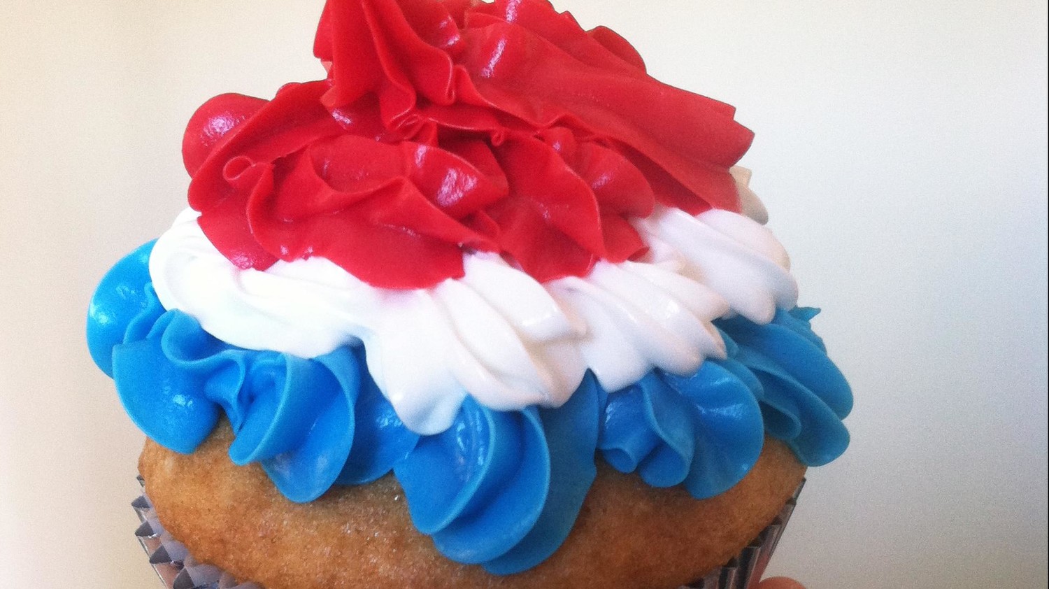 Stressless Tips for Decorating a Large Batch of Cupcakes Martha Stewart