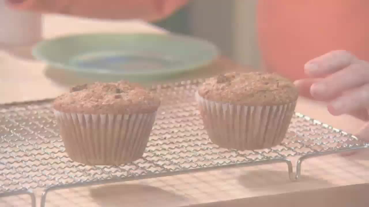 Video Giant Bran & Raisin Muffins Martha Stewart