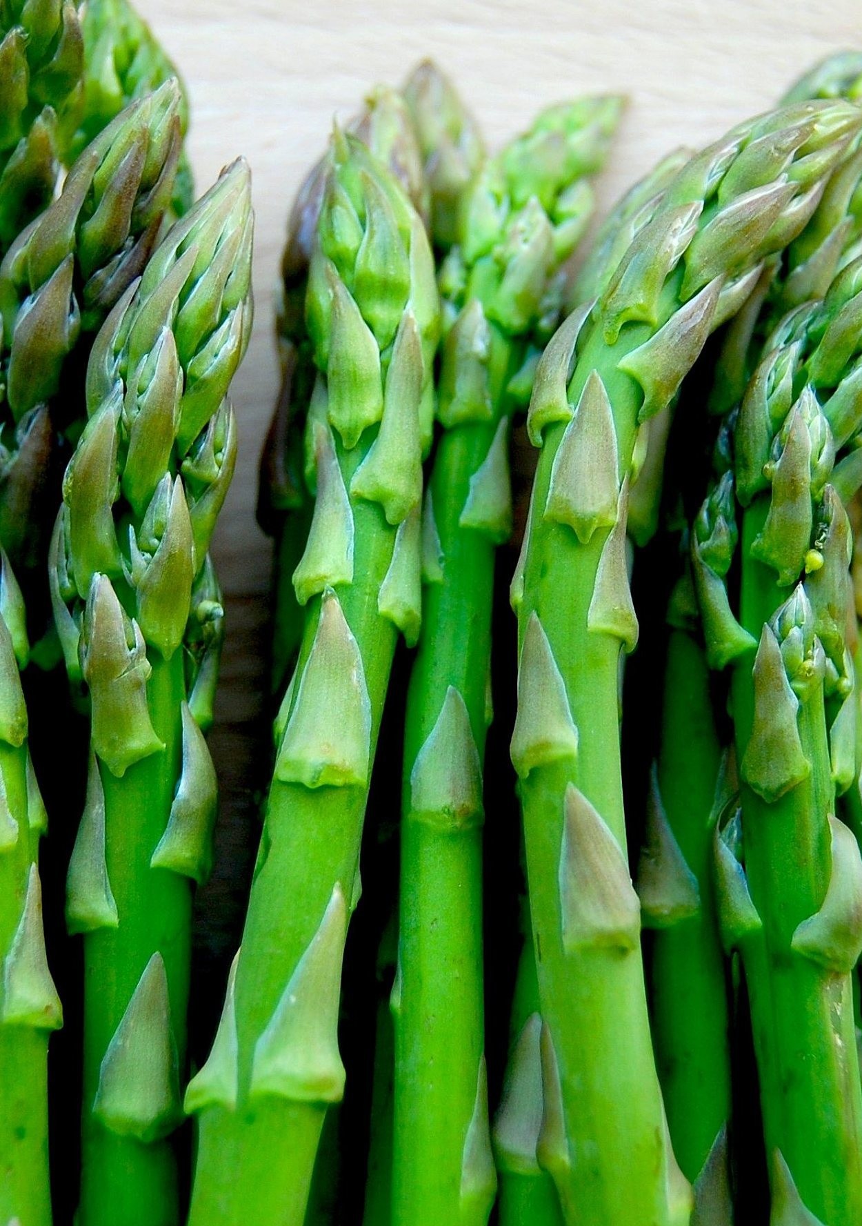 The Health Benefits of Asparagus: Why You Should Definitely Eat More of The Health Benefits of Asparagus: Why You Should Definitely Eat More of