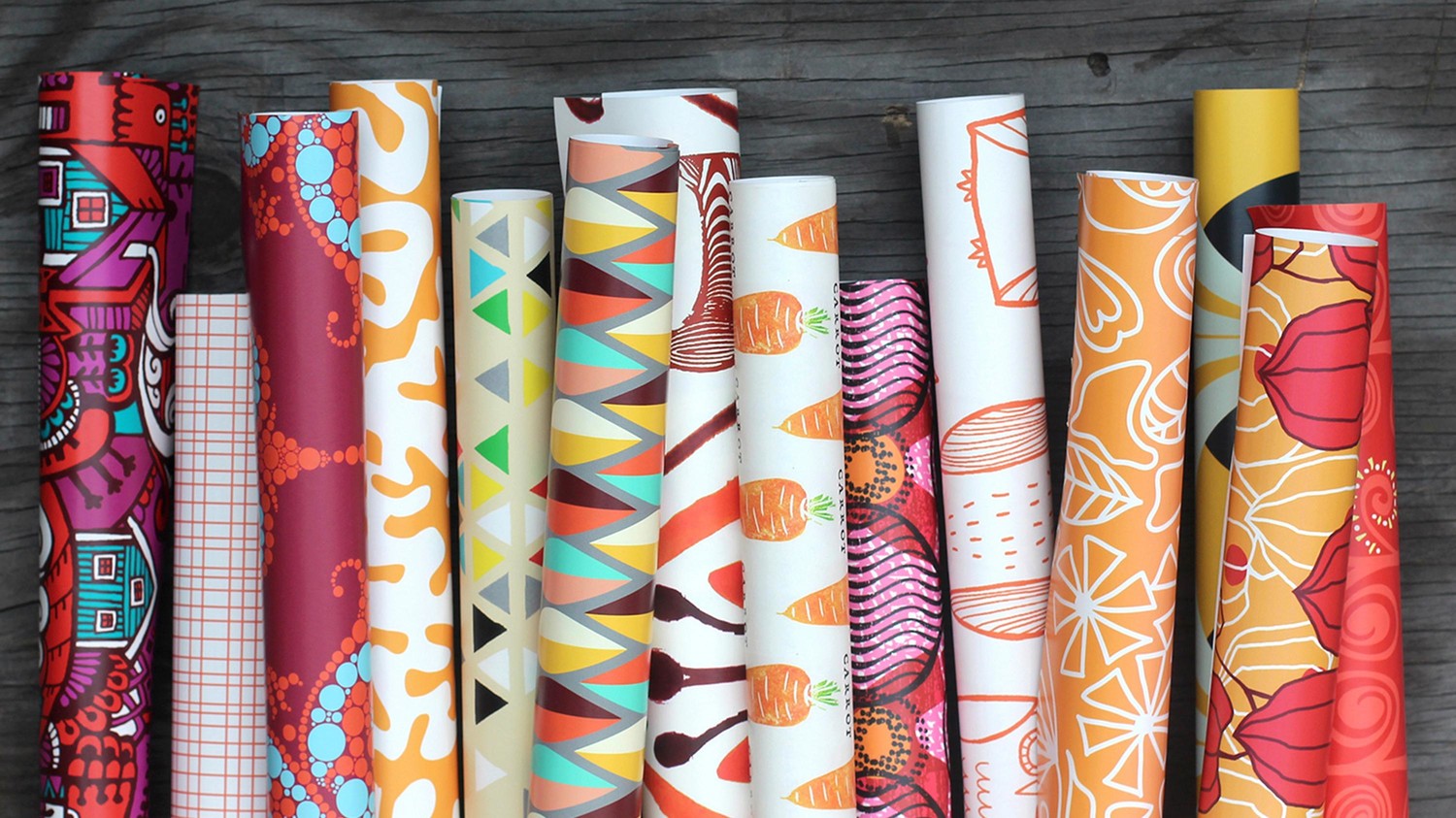 A Guide to Wallpaper: How to Buy, Apply, and Work It into Your Decor