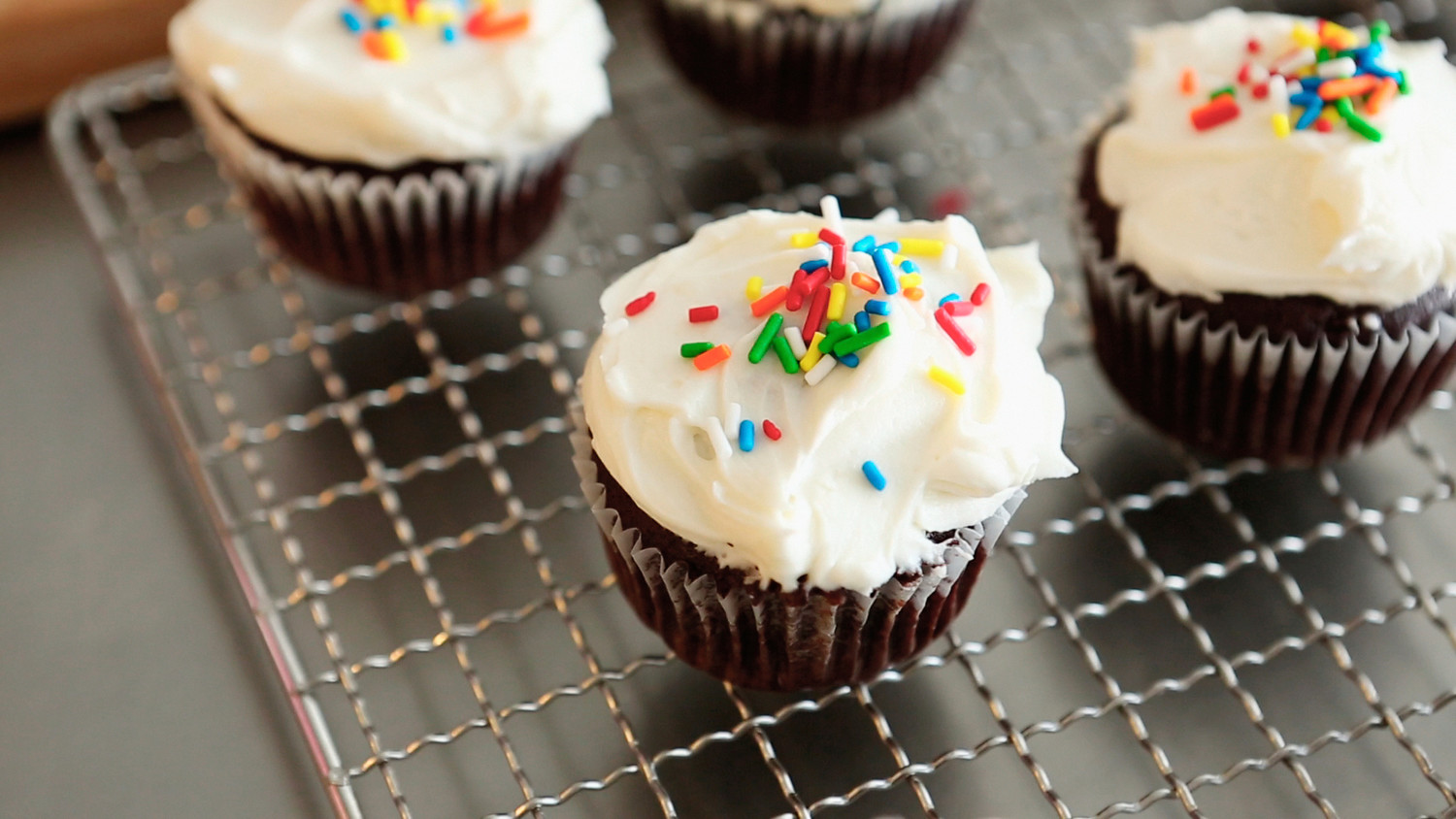 Video: Chocolate Cupcakes & Easy White Icing | Martha Stewart