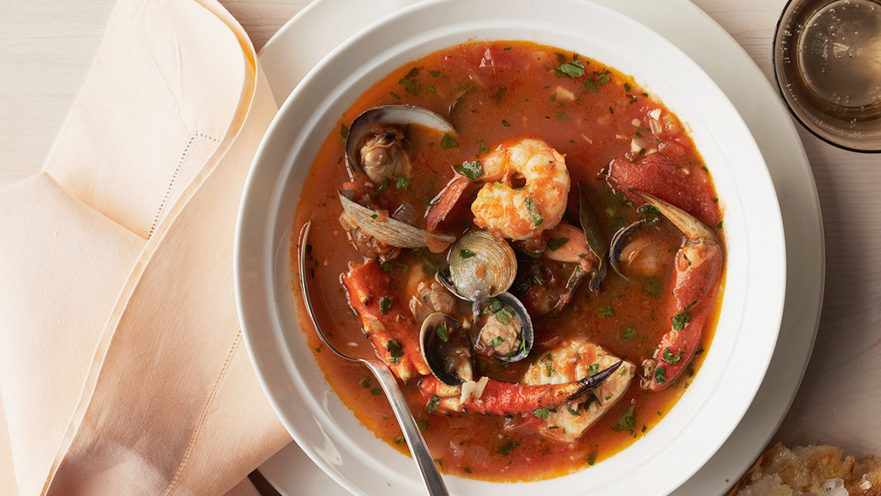 Чоппино cioppino томатный суп с рыбой и морепродуктами