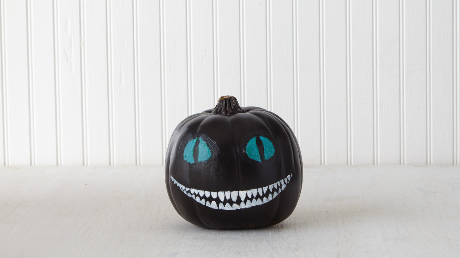 Pumpkin Decorating: The Cheshire Cat from "Alice in Wonderland