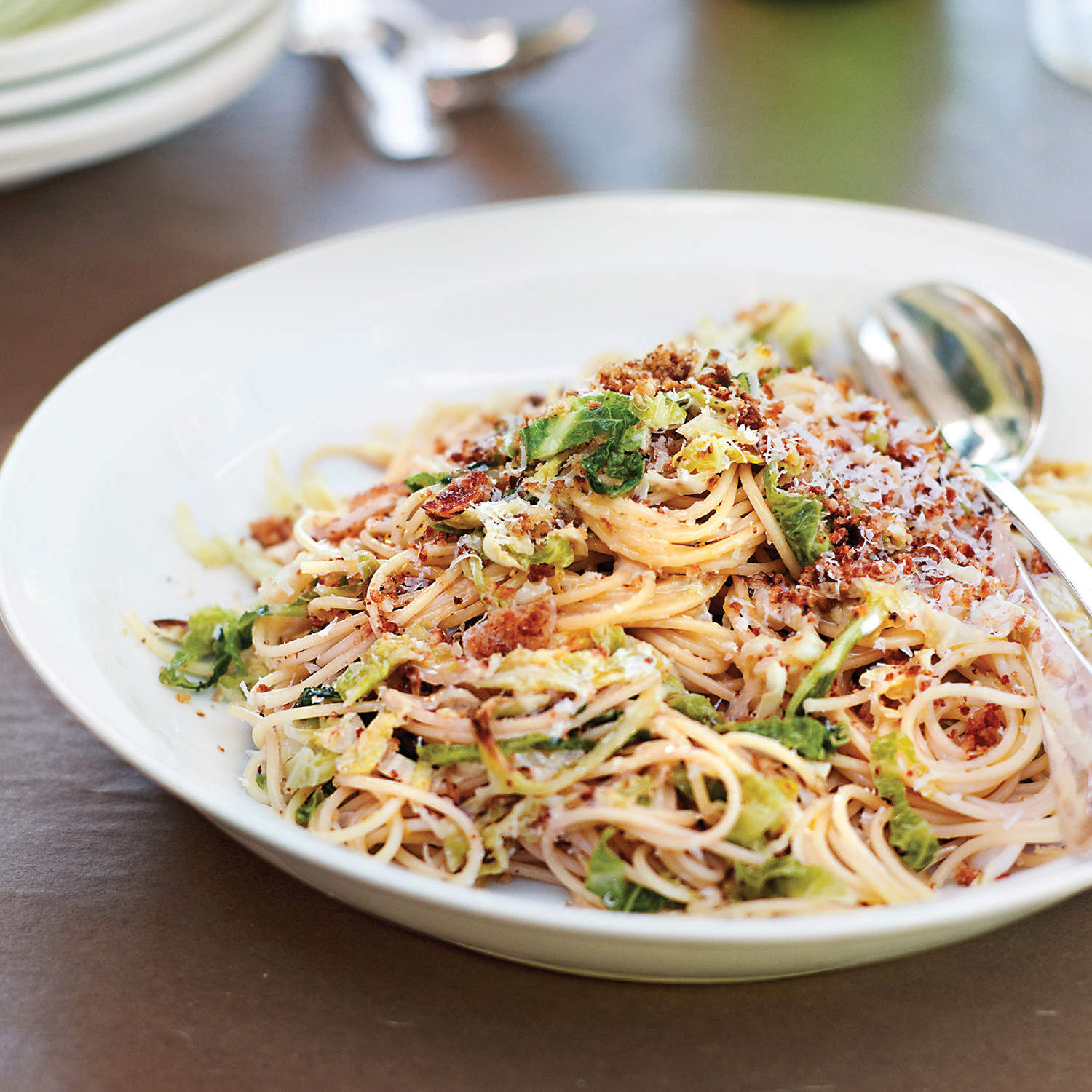 Spaghetti with Savoy Cabbage and Breadcrumbs