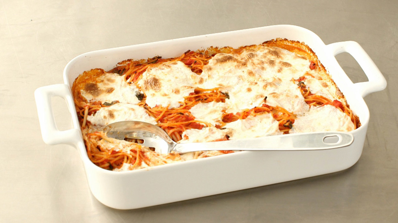 Video: Baked Spaghetti and Mozzarella | Martha Stewart
