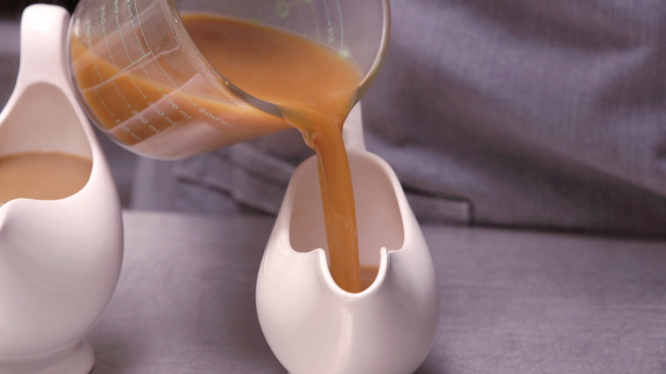 Video How to Quickly Fix Lumpy Gravy Martha Stewart