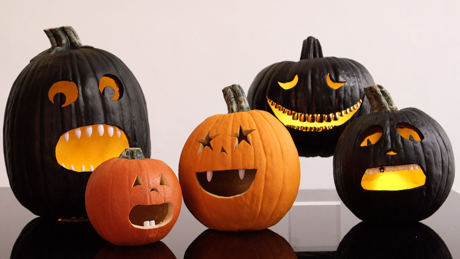 Video: Toothy Pumpkin Halloween Decor | Martha Stewart