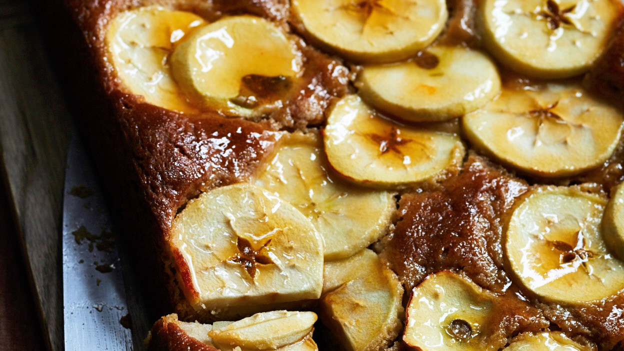 Spiced Apple Cake