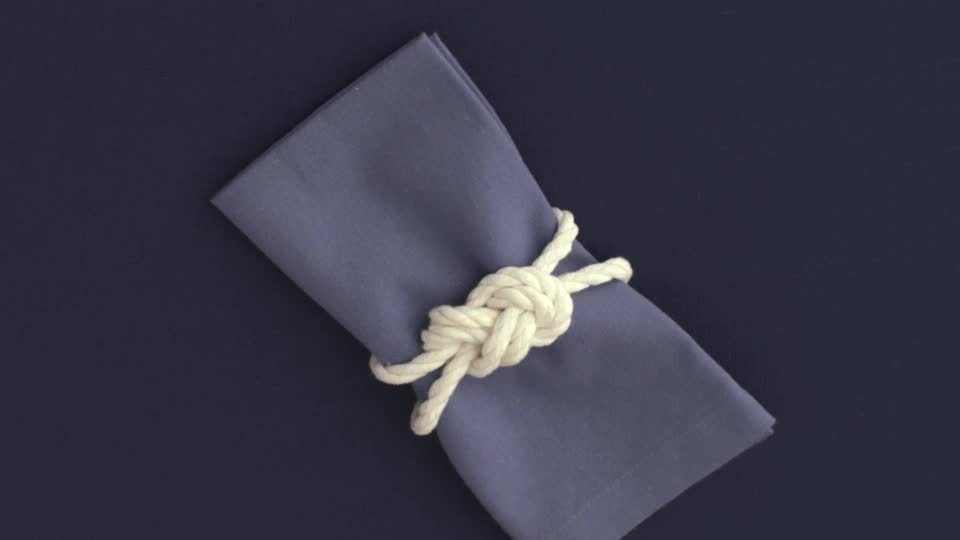 Video: Figure-8 Knot Napkin Ring How-To | Martha Stewart