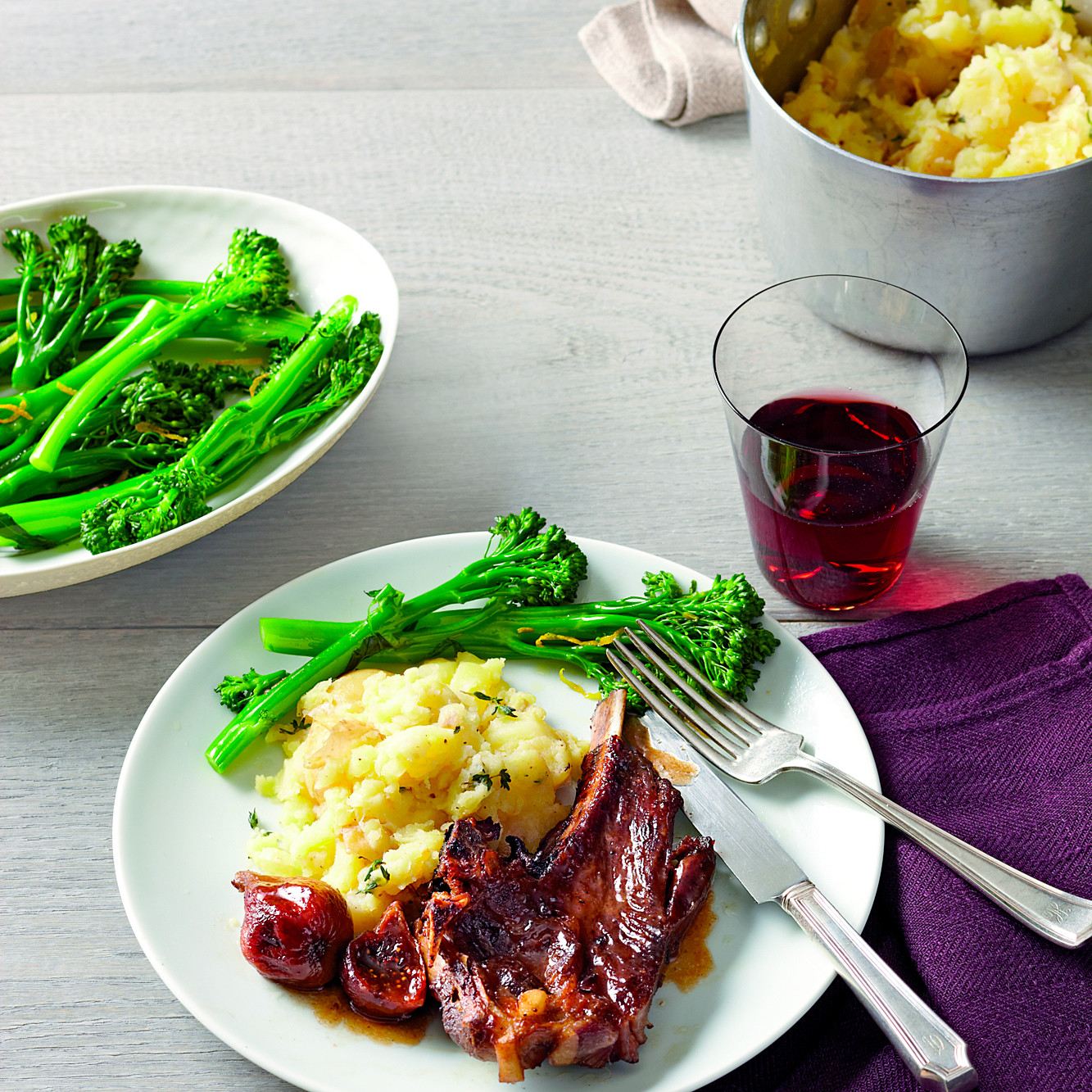 Braised Lamb Chops with Red Wine and Figs