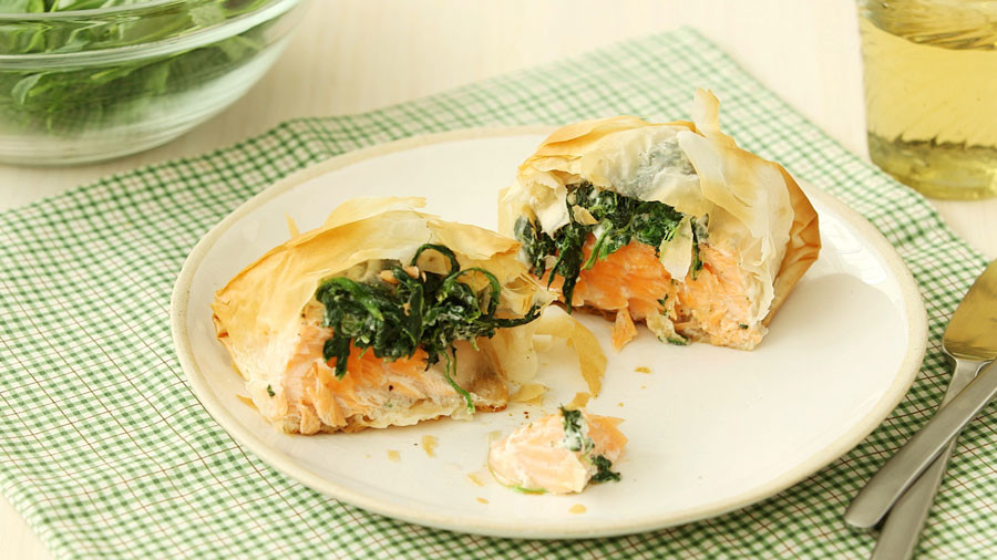 Video Phyllo Rolls with Spinach and Salmon Martha Stewart