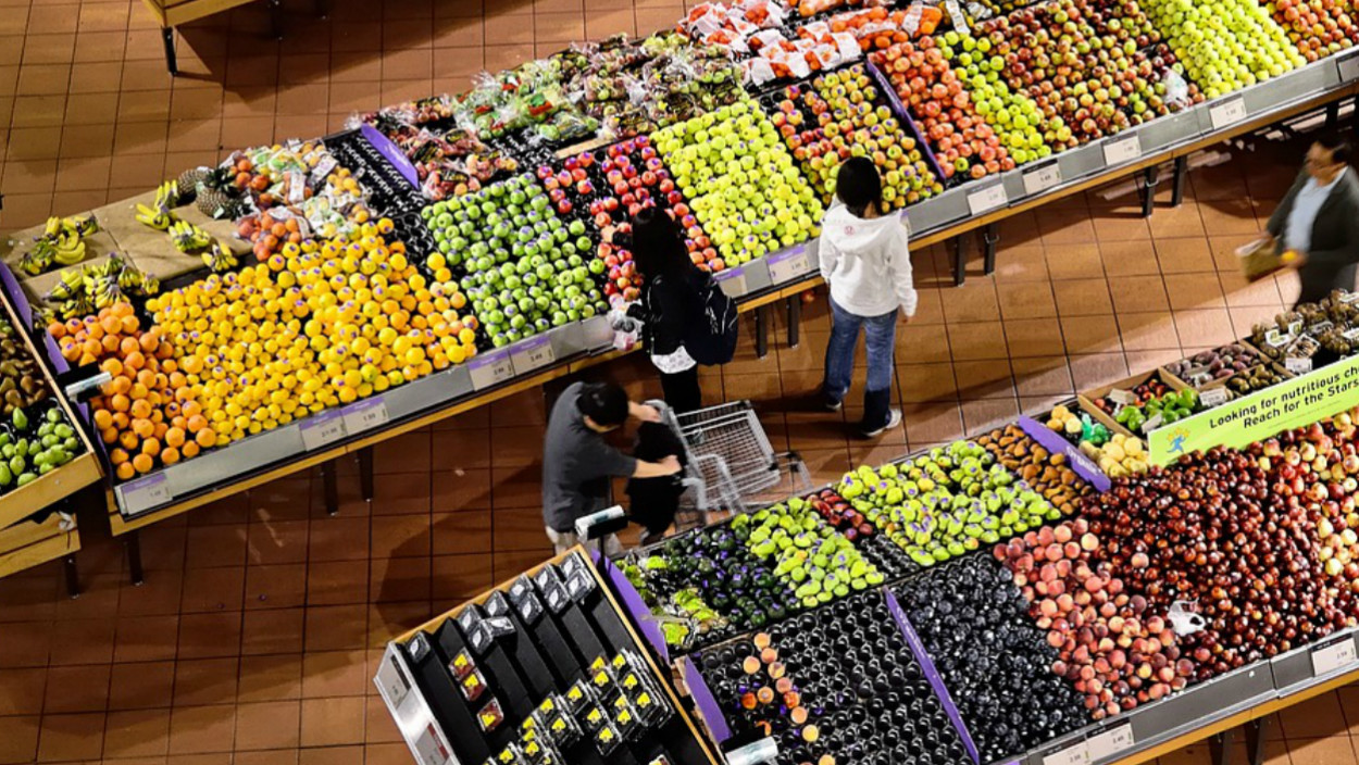 The Real Reason Why Grocery Stores Spray Produce with Water Will