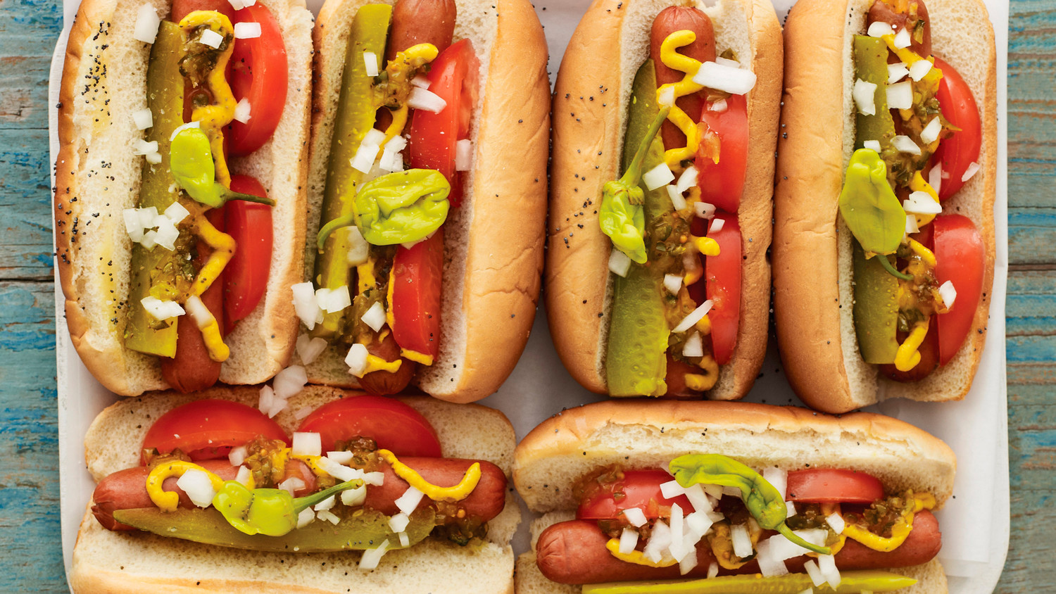 chicago-dog-madhungry002-0711mld107324_horiz.jpg?itok=ccwsNVCt