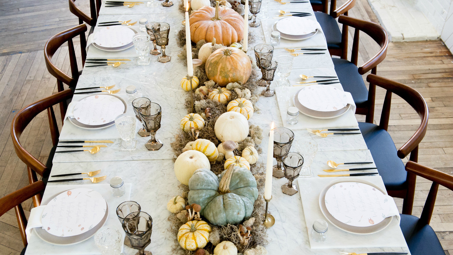 Unique Contemporary Thanksgiving Decor for Small Space